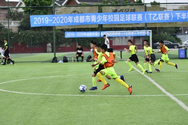 一位战斗英雄与爱的坚守：71年的家庭旅程