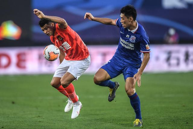 日本男篮以大比分战胜中国队 替补嘲讽引发争议